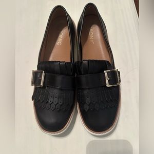 VIONIC kiltie loafer
